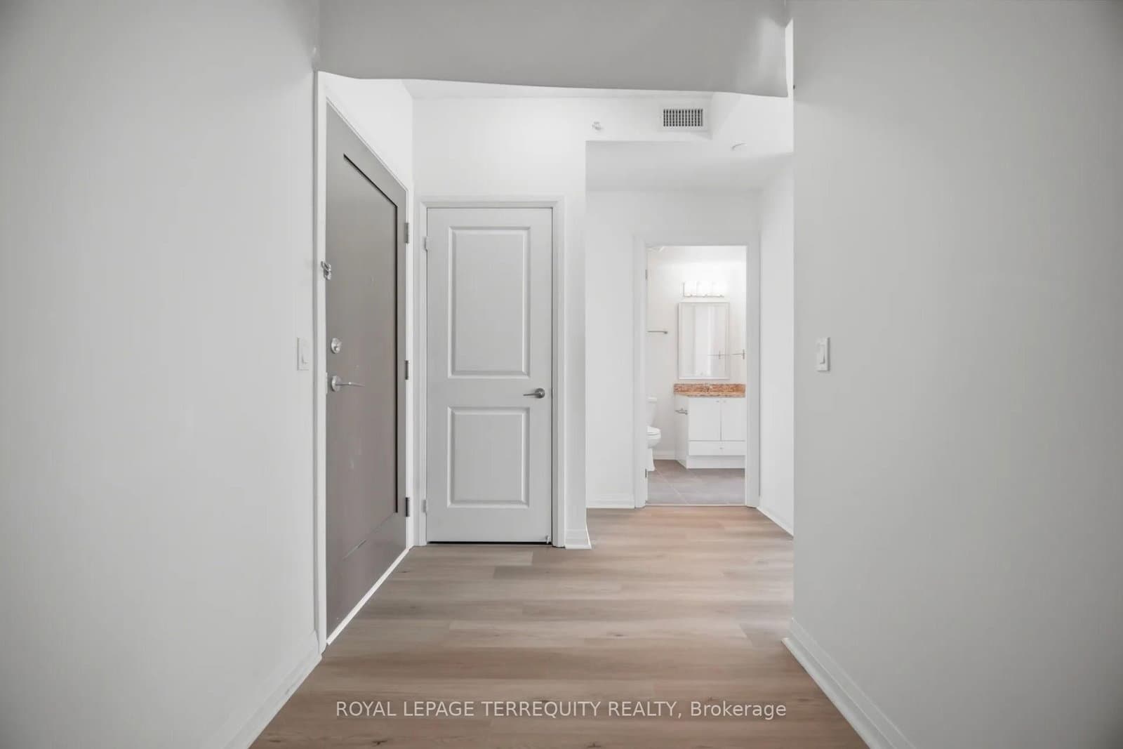 75 Eglinton Avenue W, Unit 703 thumbnail 27