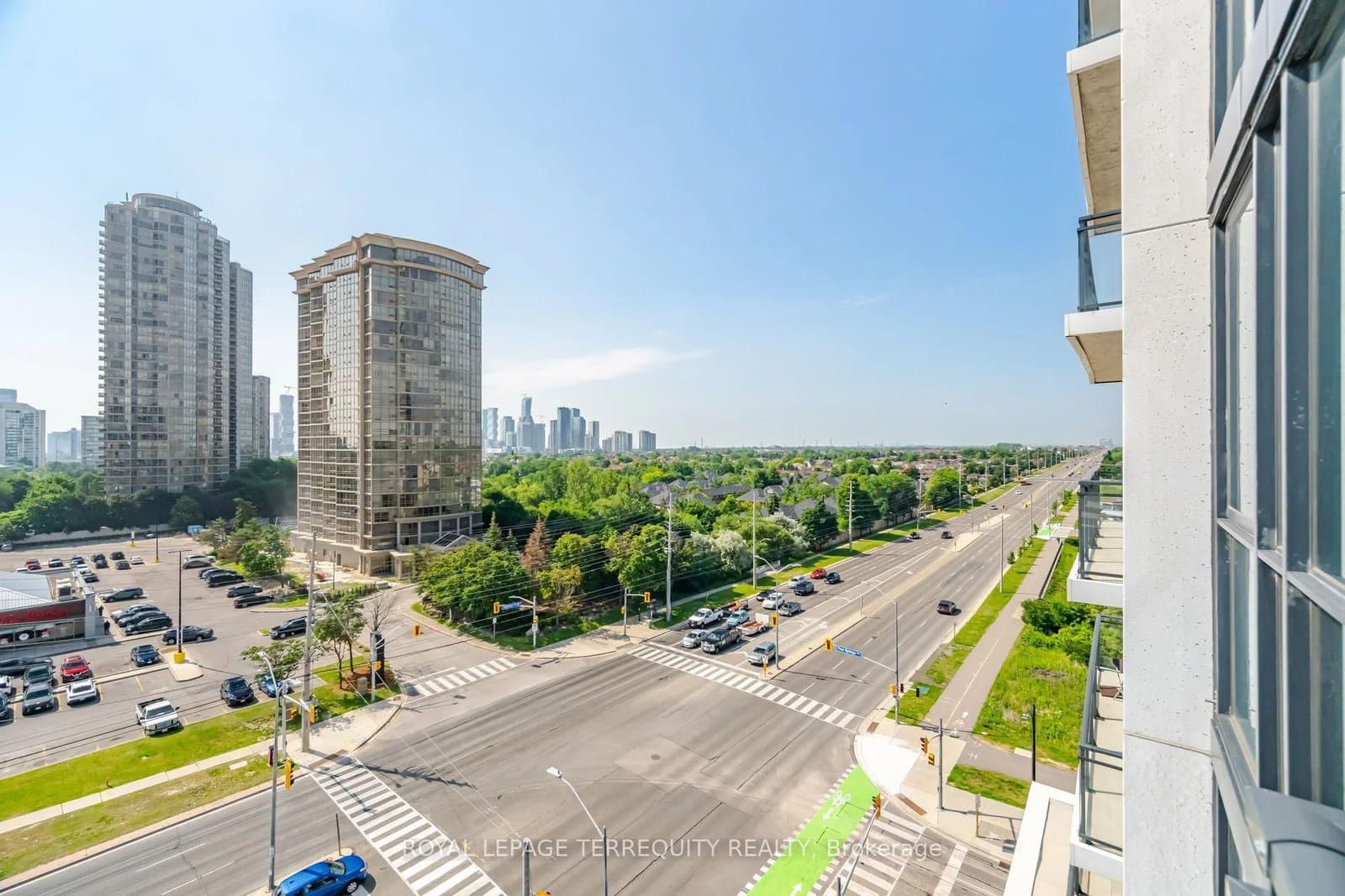 75 Eglinton Avenue W, Unit 703 thumbnail 33