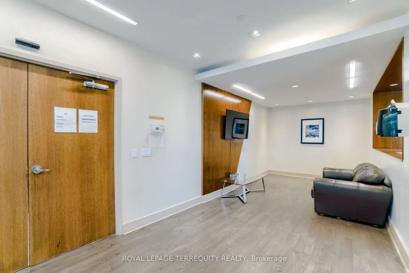 75 Eglinton Avenue W, Unit 703 thumbnail 47