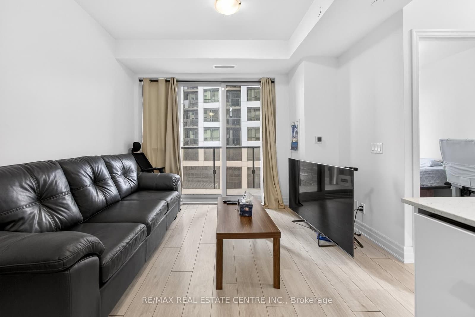 30 Elm Drive, Unit 610 thumbnail 11