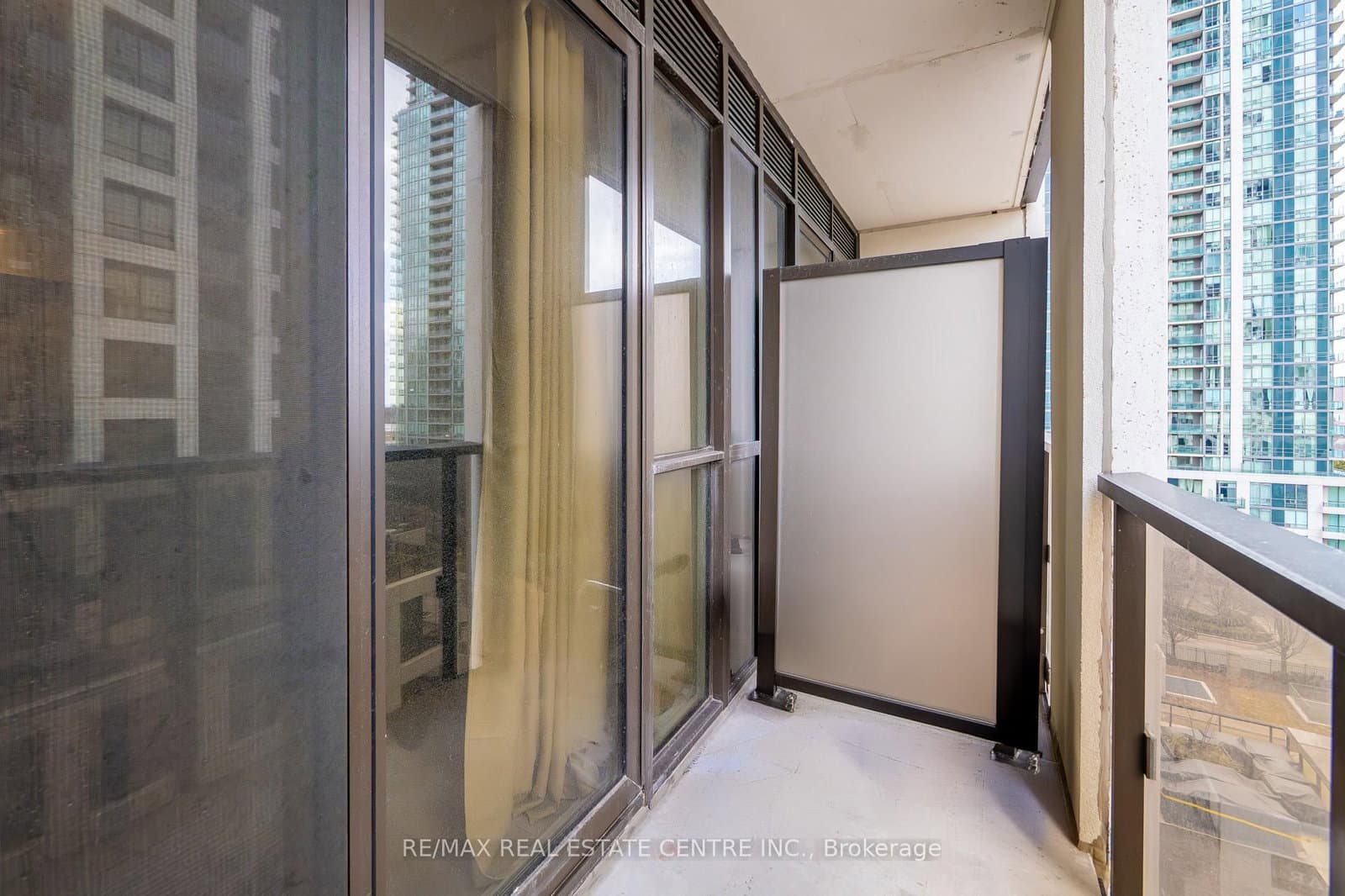 30 Elm Drive, Unit 610 thumbnail 27