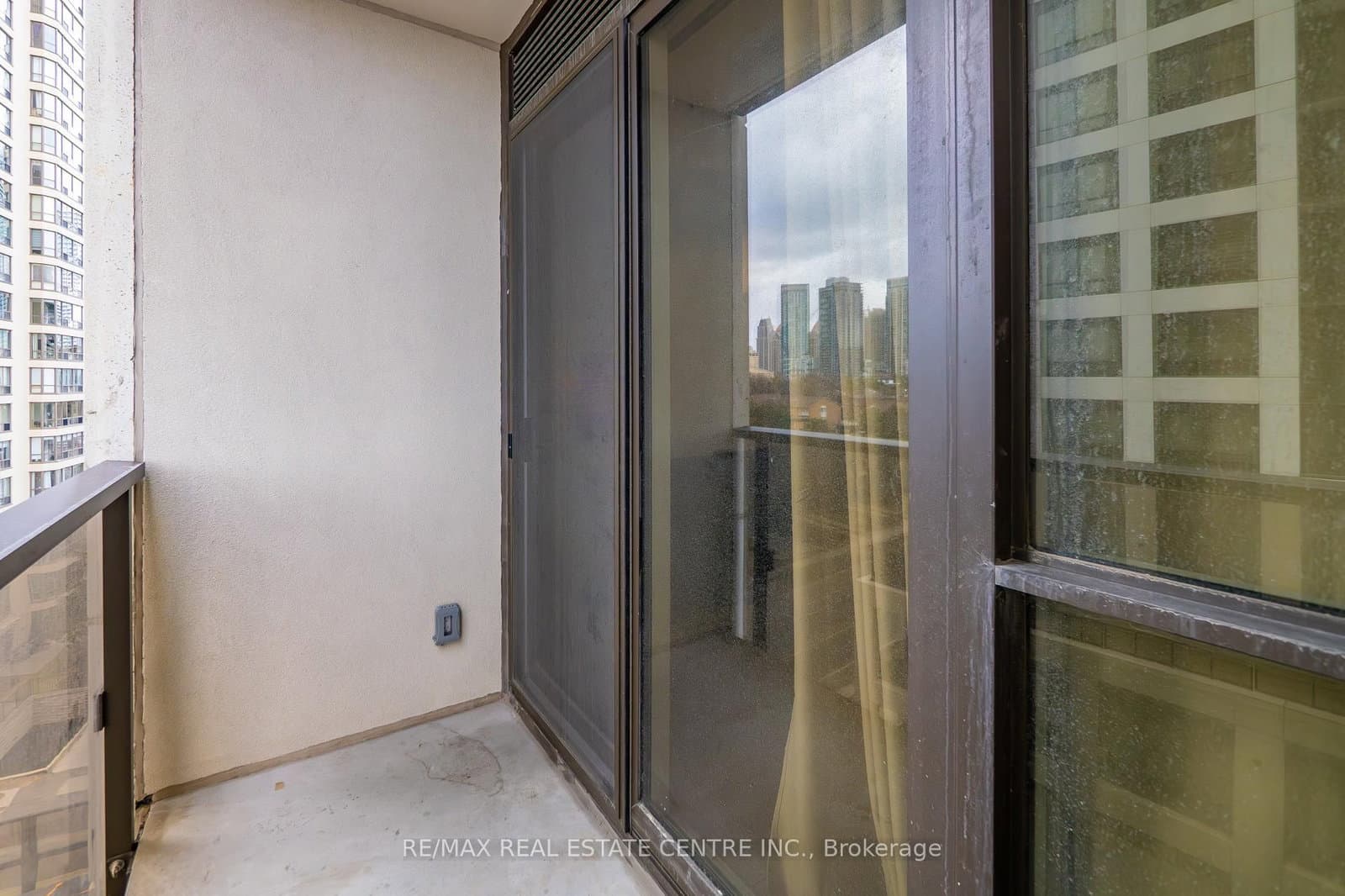 30 Elm Drive, Unit 610 thumbnail 29