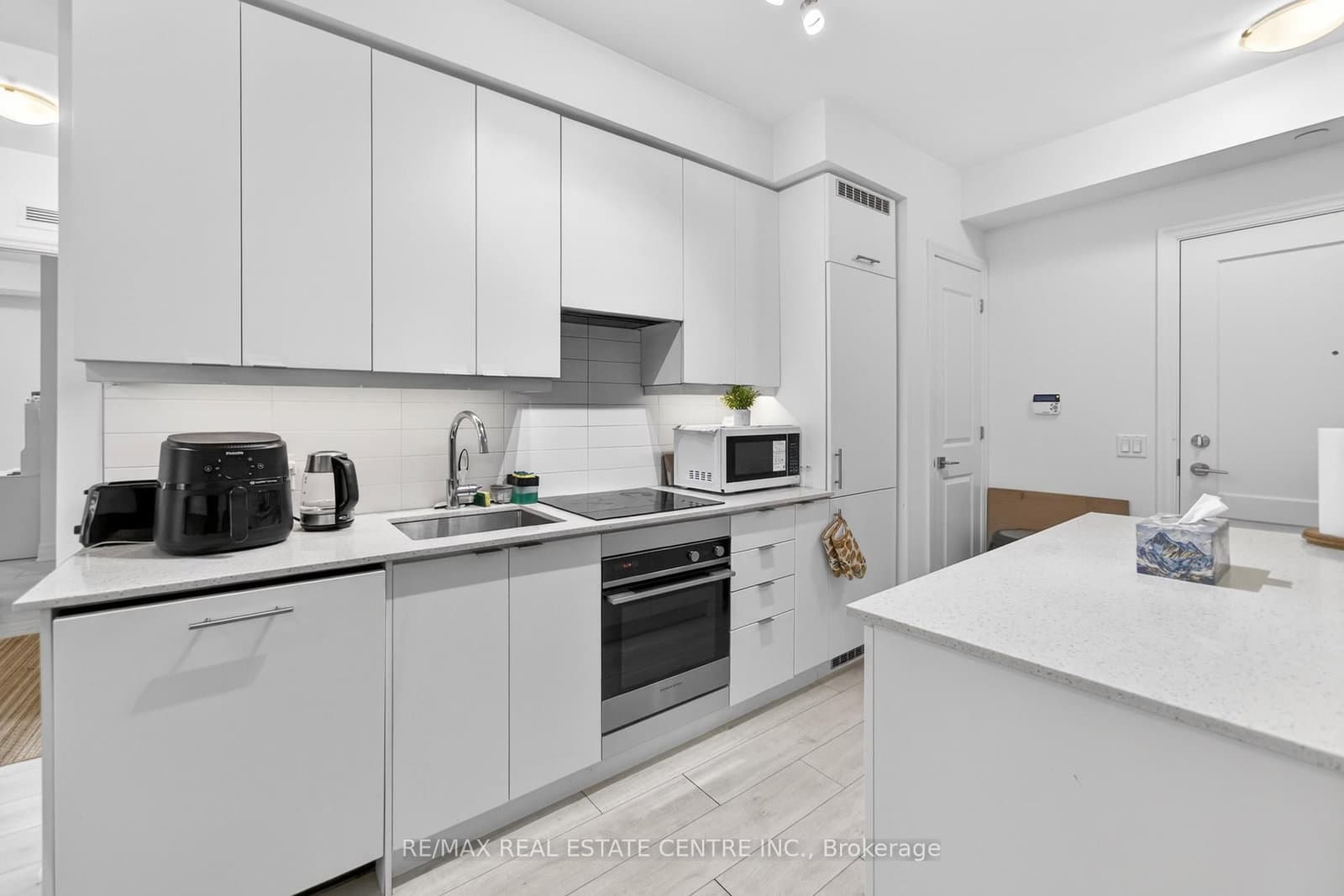 30 Elm Drive, Unit 610 thumbnail 7