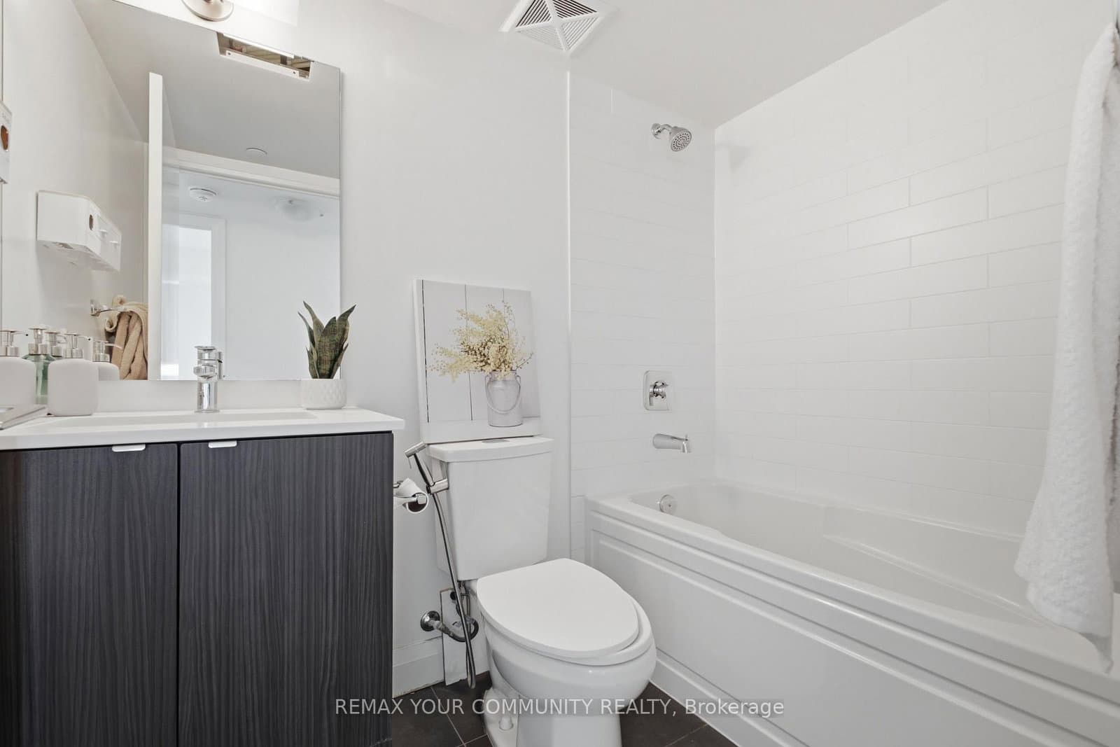 1461 Lawrence Avenue, Unit 1504 thumbnail 16
