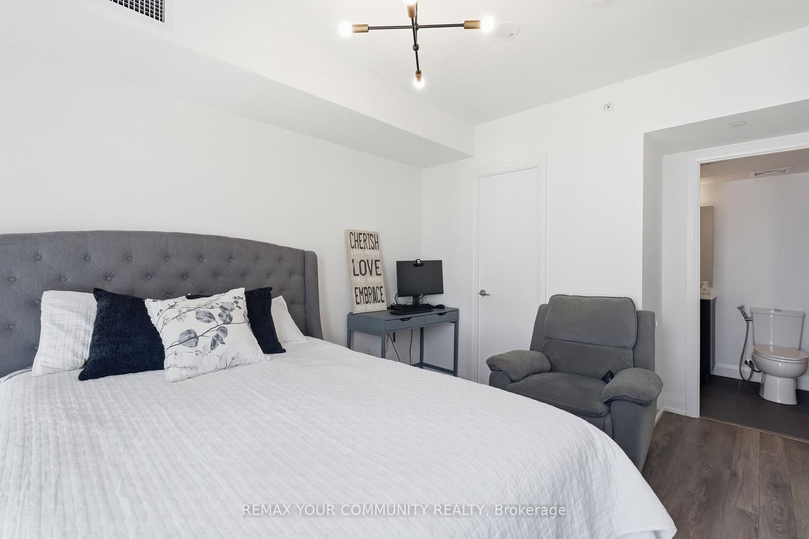 1461 Lawrence Avenue, Unit 1504 thumbnail 21