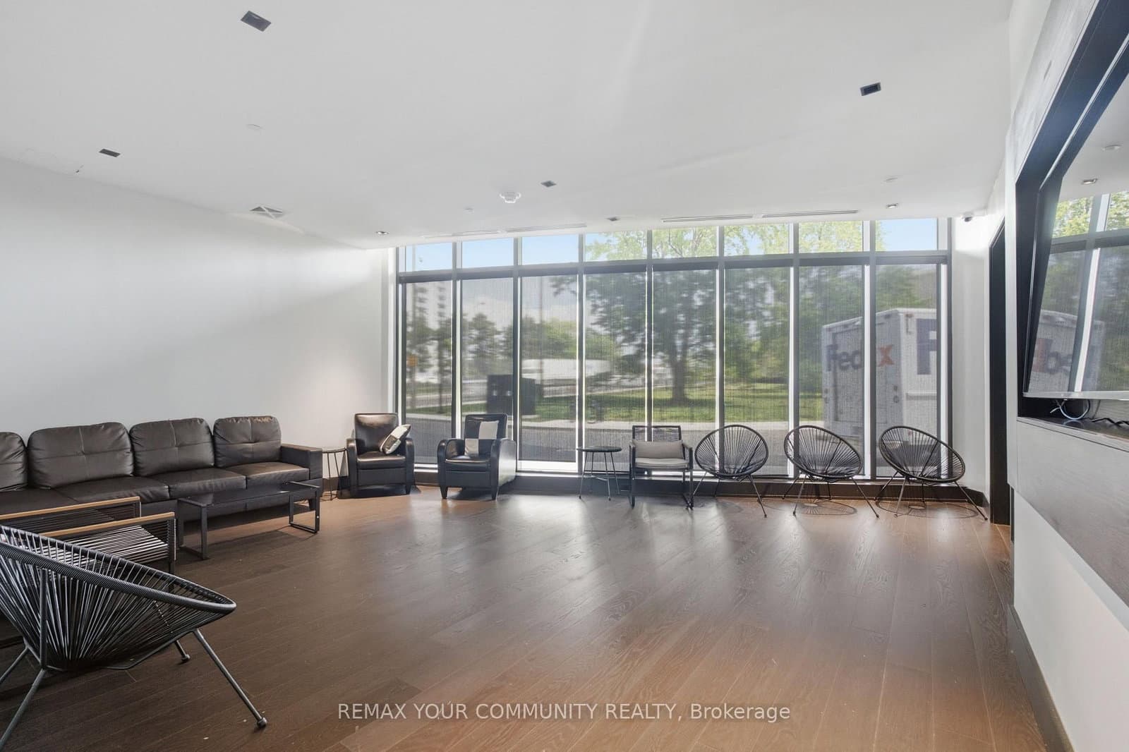 1461 Lawrence Avenue, Unit 1504 thumbnail 32