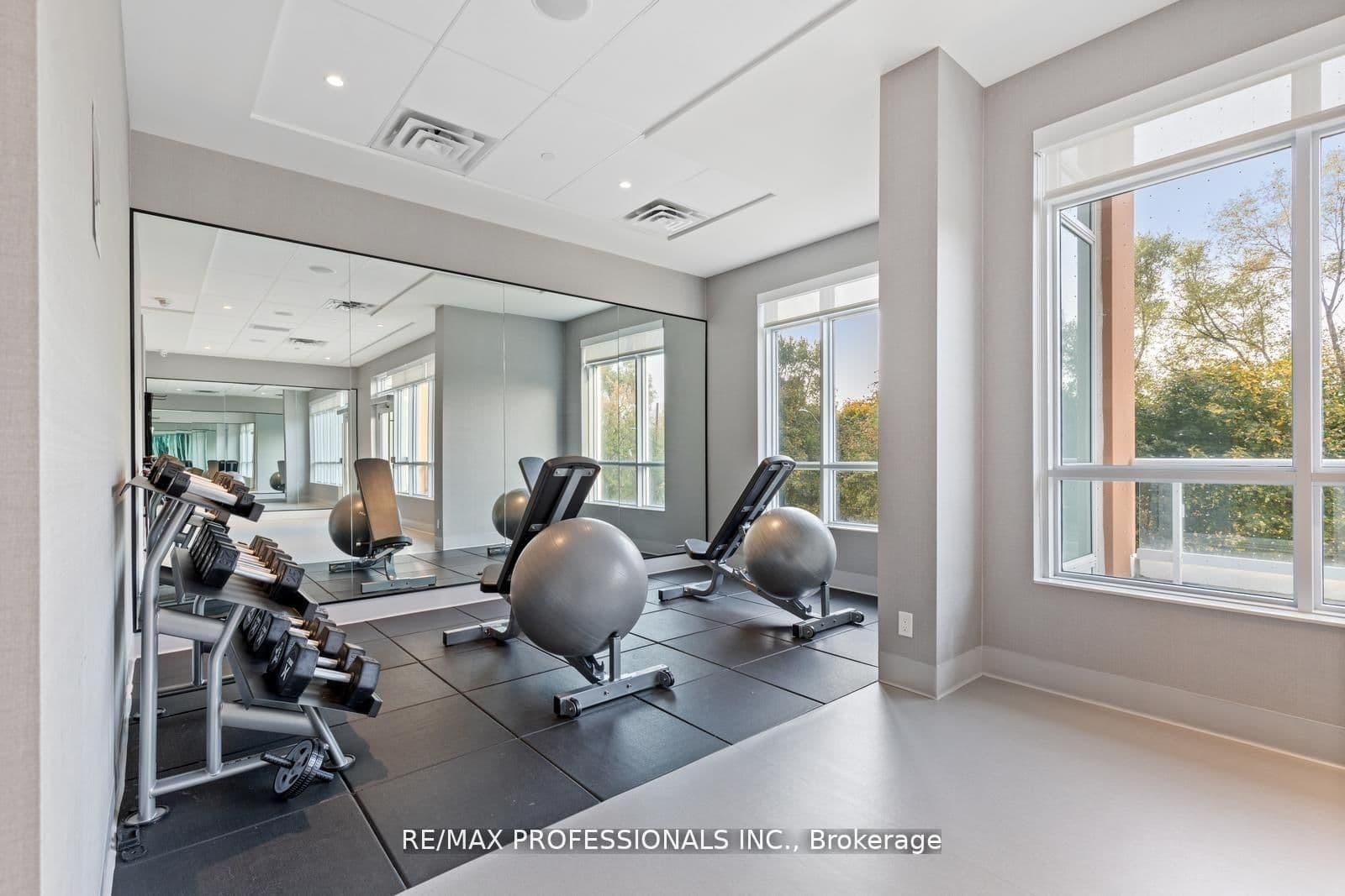 10 Wilby Crescent, Unit 1603 thumbnail 14