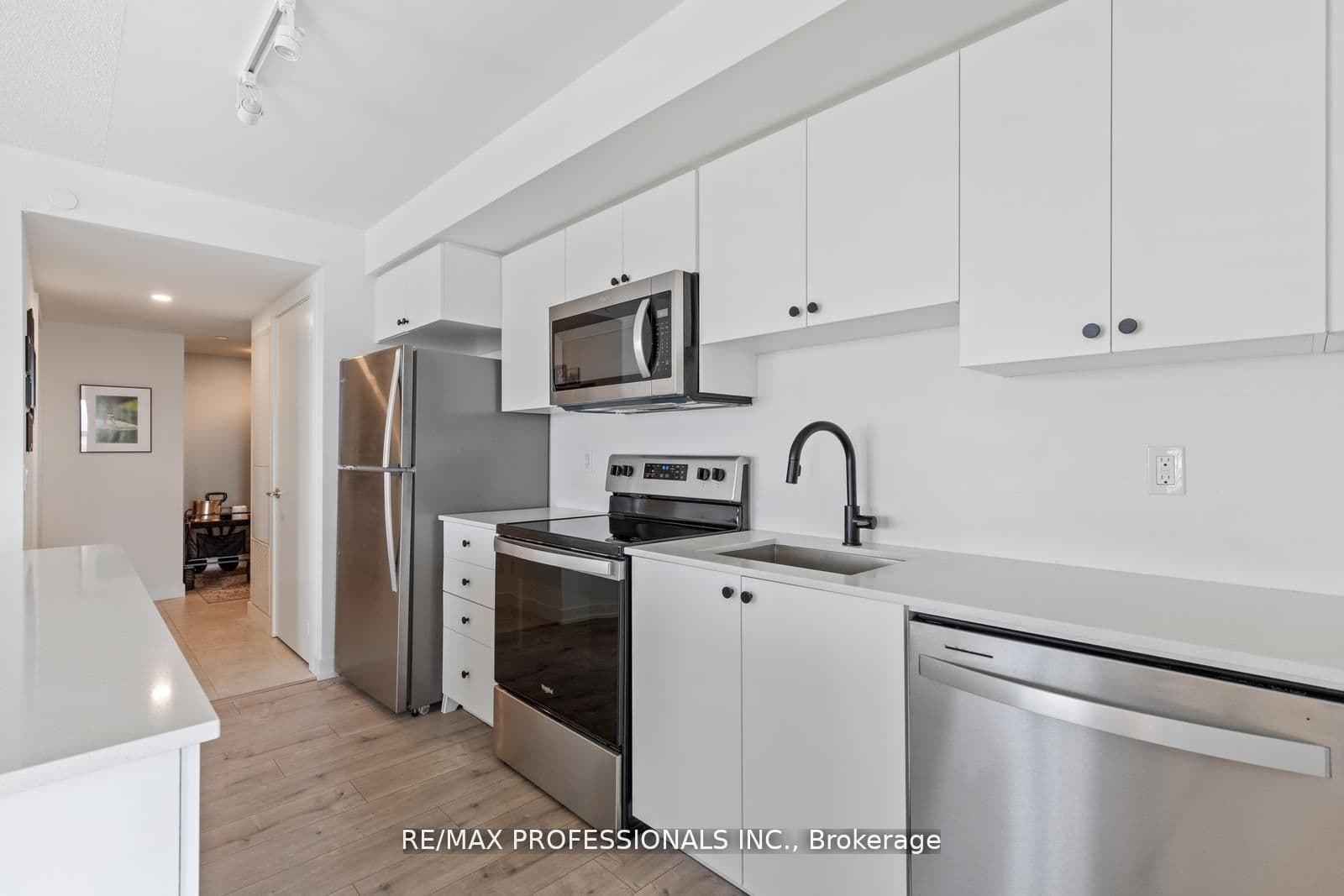 10 Wilby Crescent, Unit 1603 thumbnail 5
