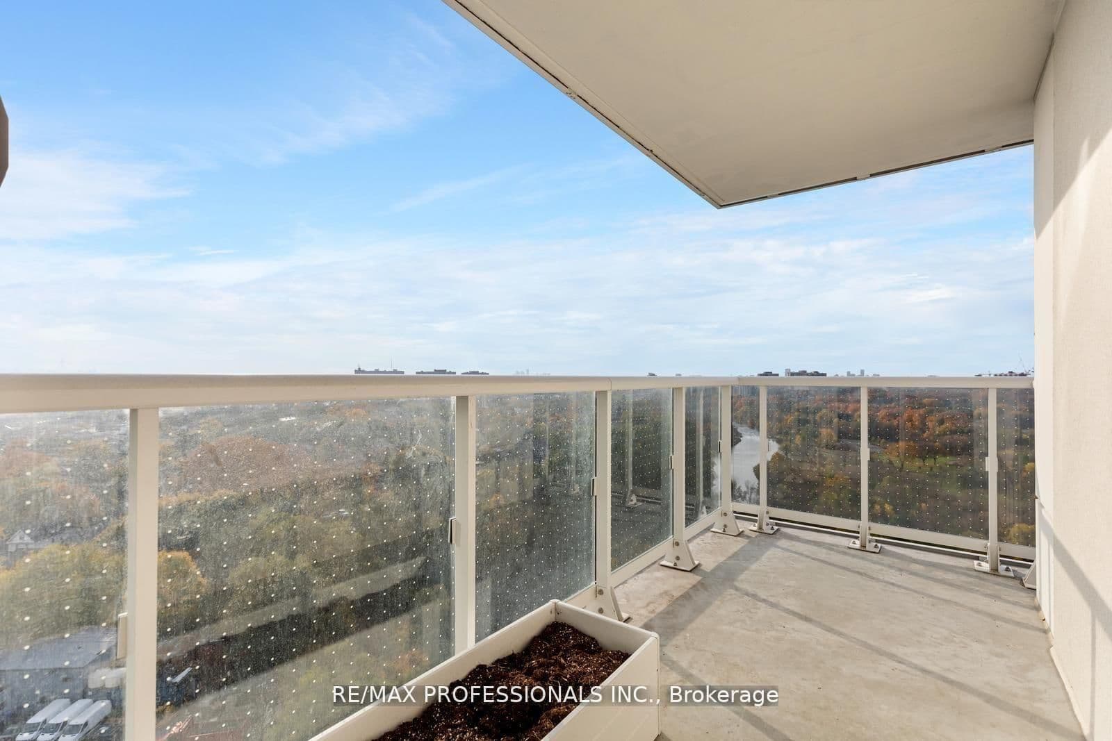 10 Wilby Crescent, Unit 1603 thumbnail 6