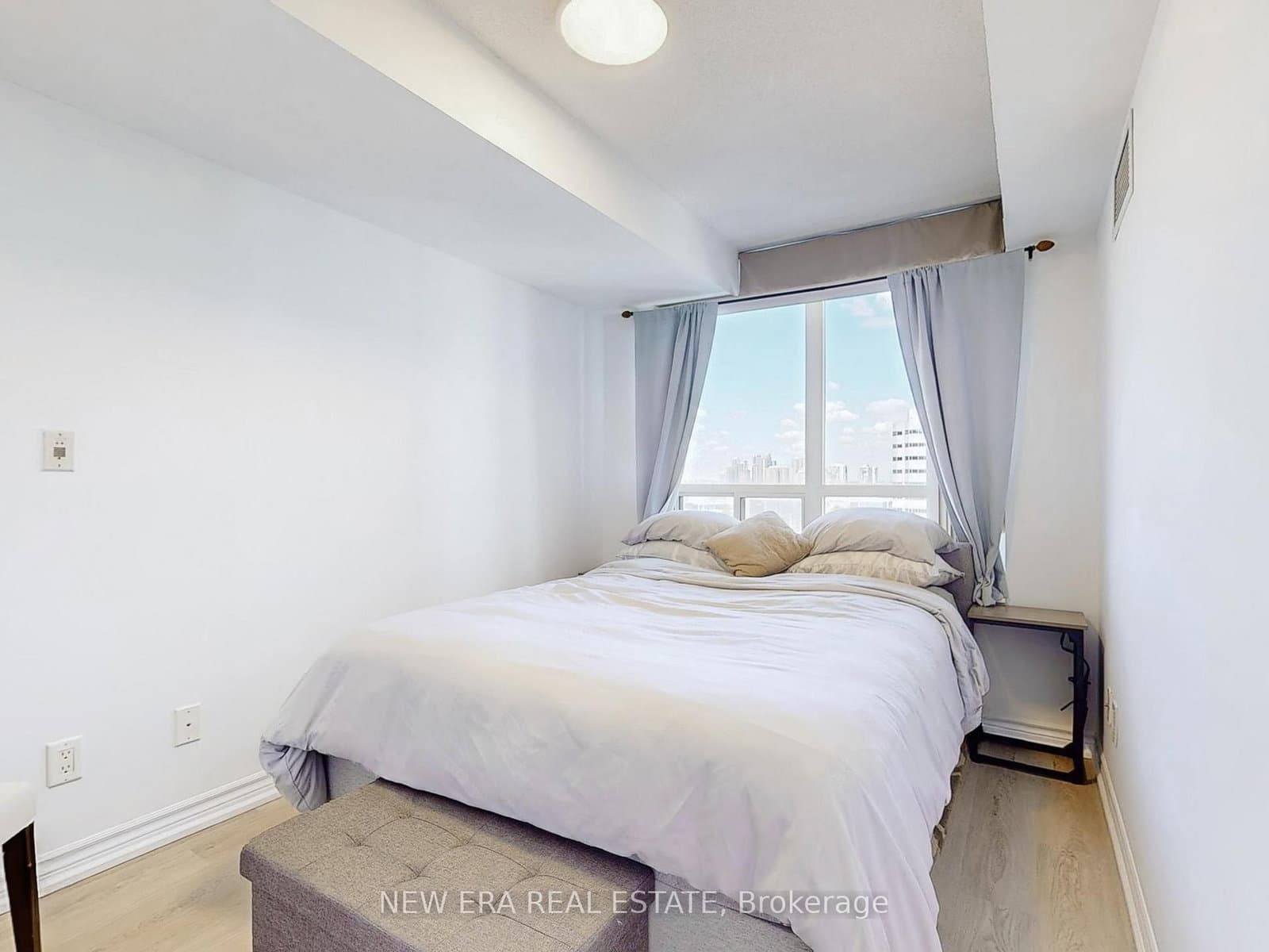 3888 Duke Of York Boulevard, Unit 923 thumbnail 15