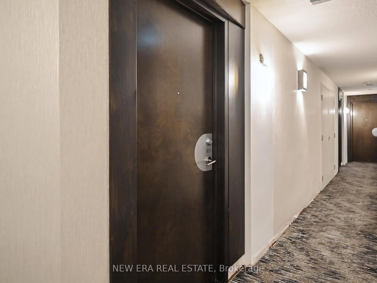 3888 Duke Of York Boulevard, Unit 923 thumbnail 27