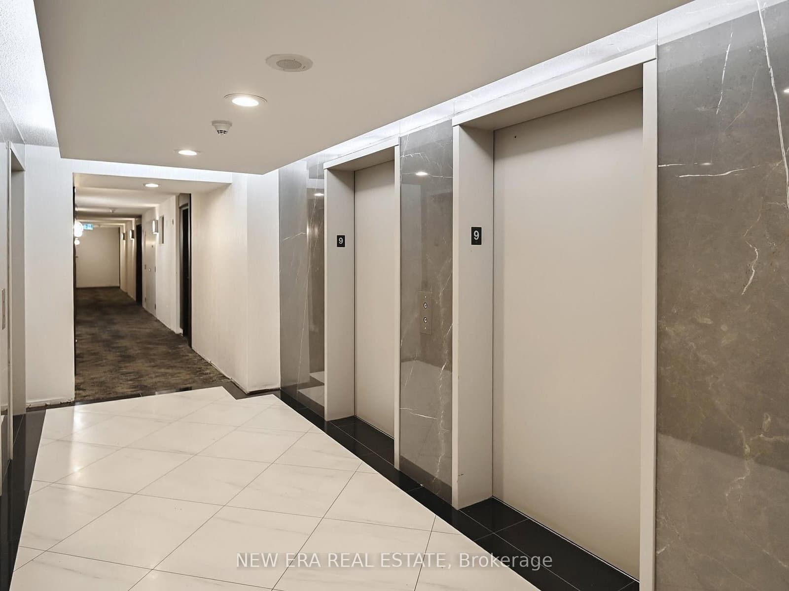 3888 Duke Of York Boulevard, Unit 923 thumbnail 28