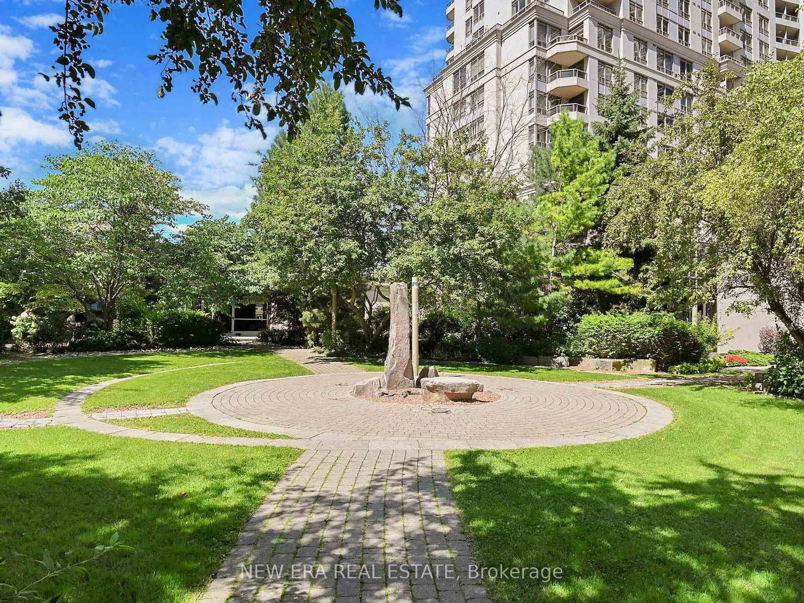 3888 Duke Of York Boulevard, Unit 923 thumbnail 35