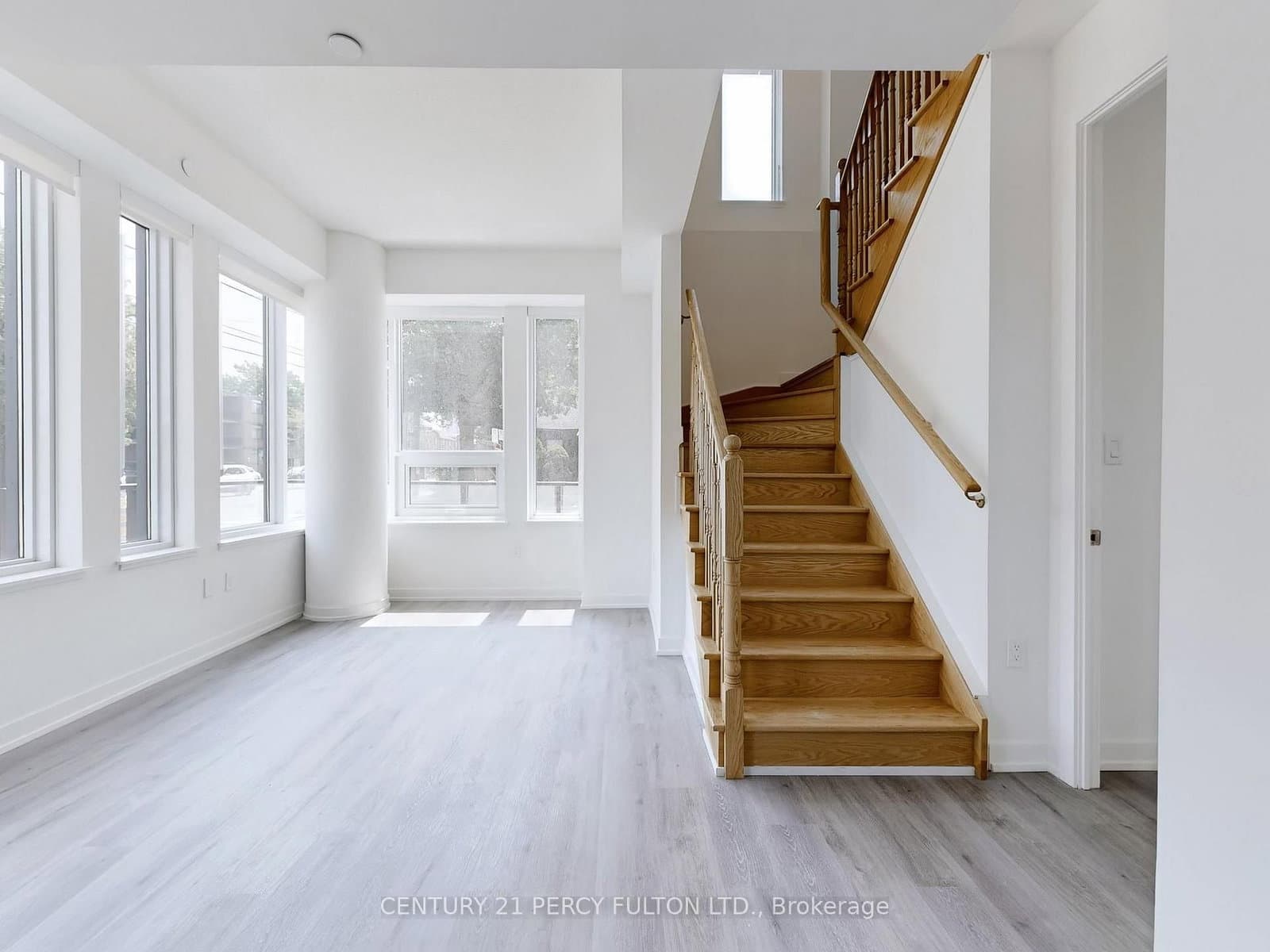 556 Marlee Avenue, Unit 105 thumbnail 10