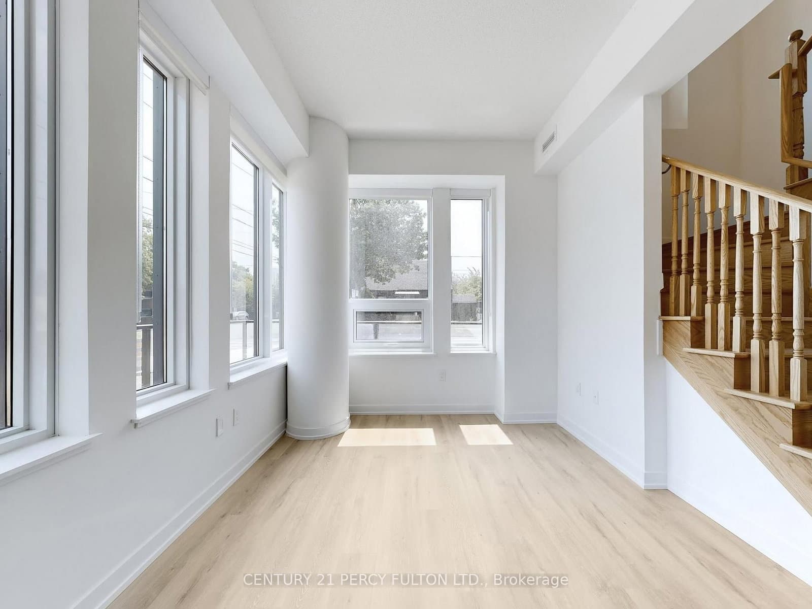 556 Marlee Avenue, Unit 105 thumbnail 18