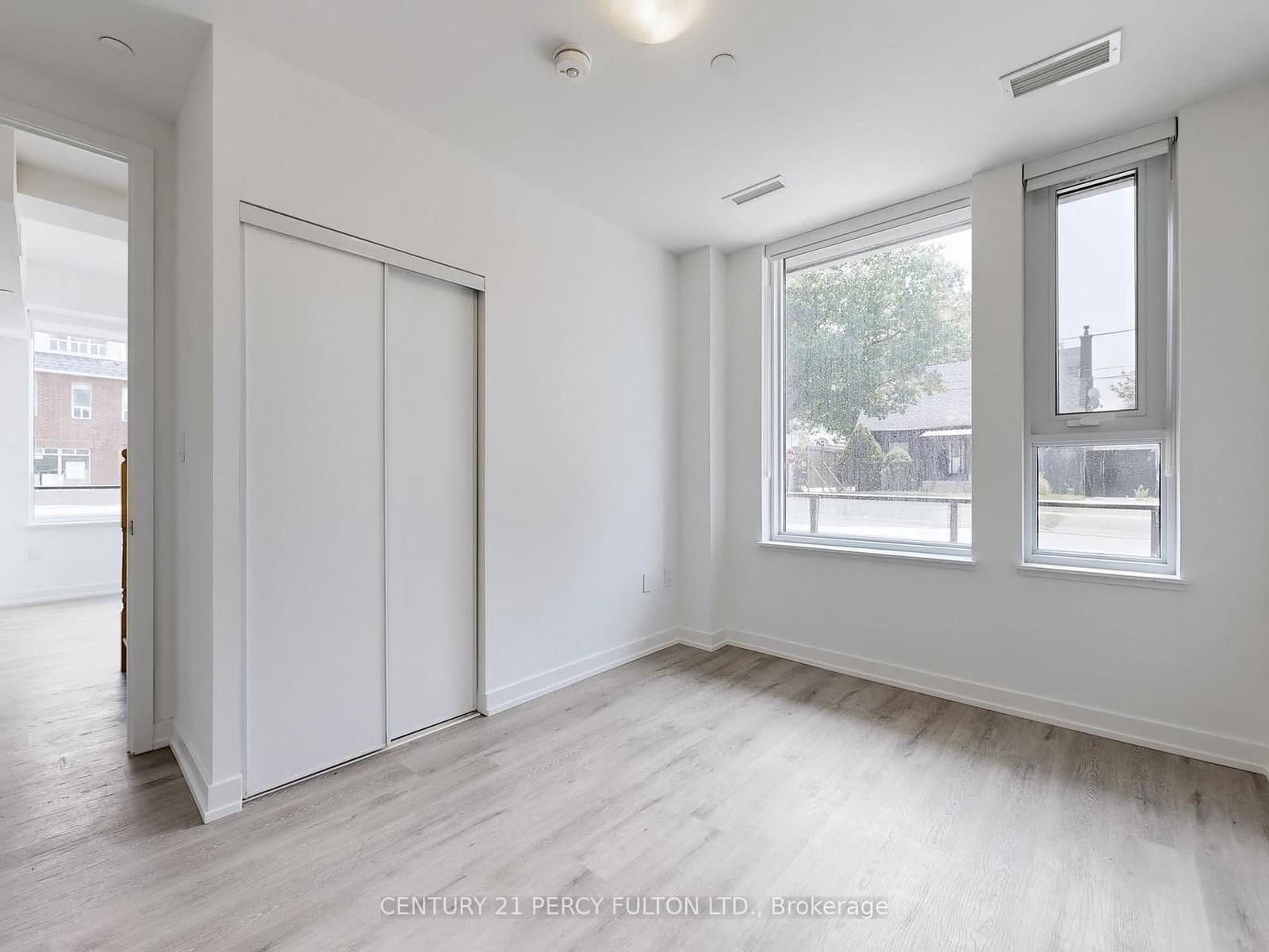 556 Marlee Avenue, Unit 105 thumbnail 21
