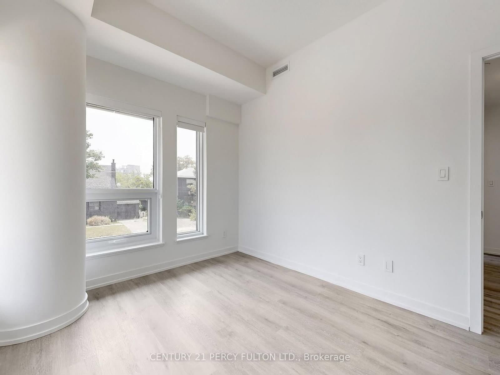 556 Marlee Avenue, Unit 105 thumbnail 28