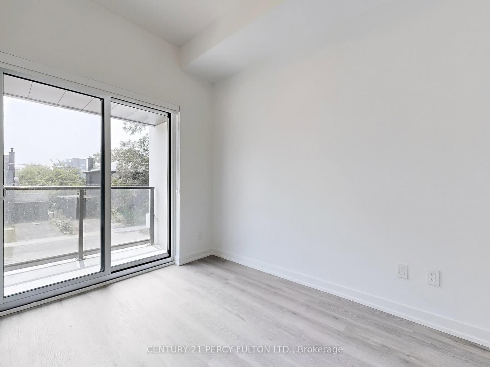 556 Marlee Avenue, Unit 105 thumbnail 30