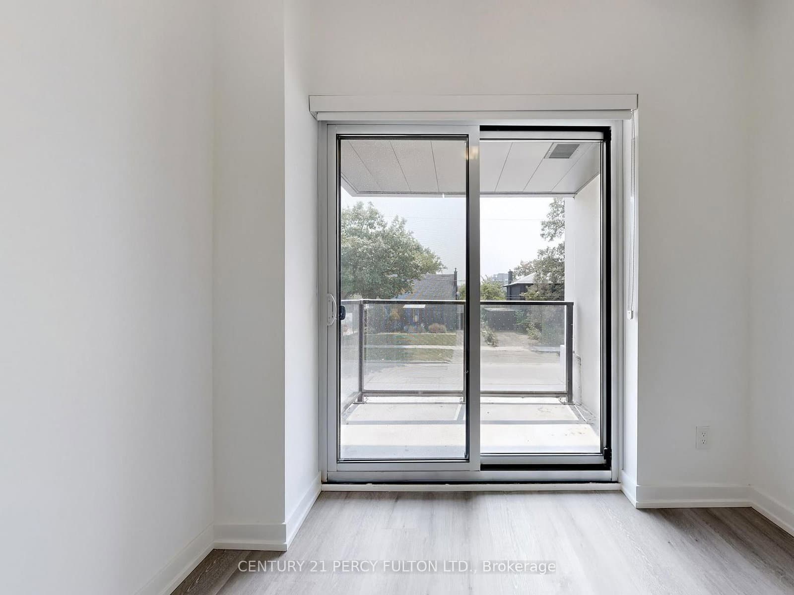 556 Marlee Avenue, Unit 105 thumbnail 31