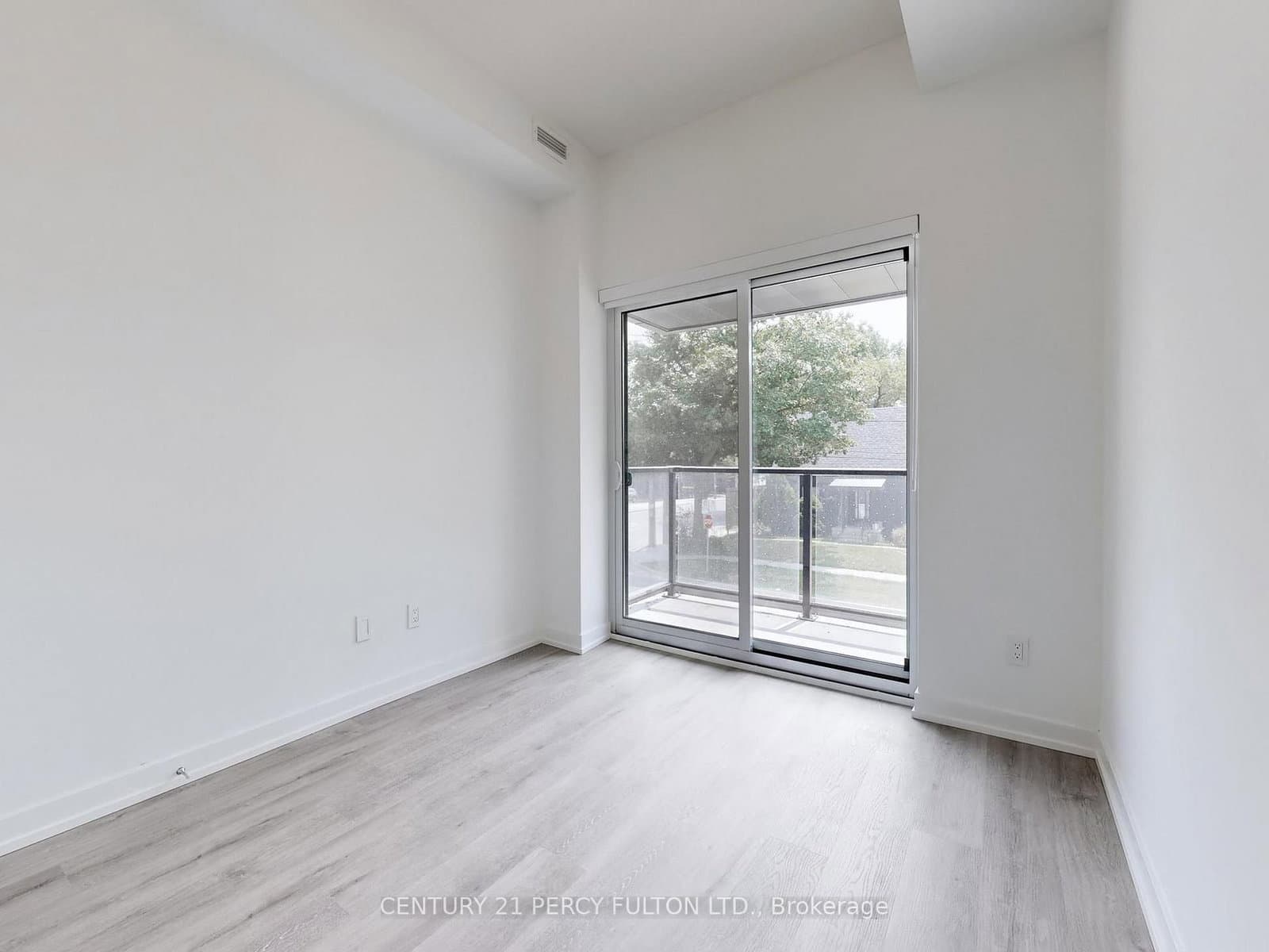 556 Marlee Avenue, Unit 105 thumbnail 32