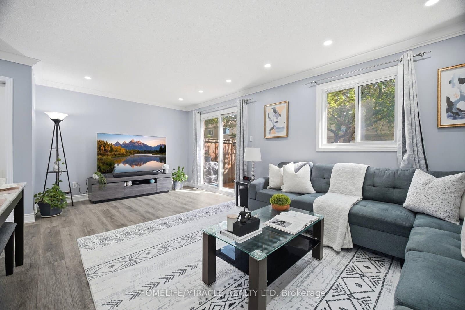 57 Hansen Road N, Unit 16 thumbnail 13