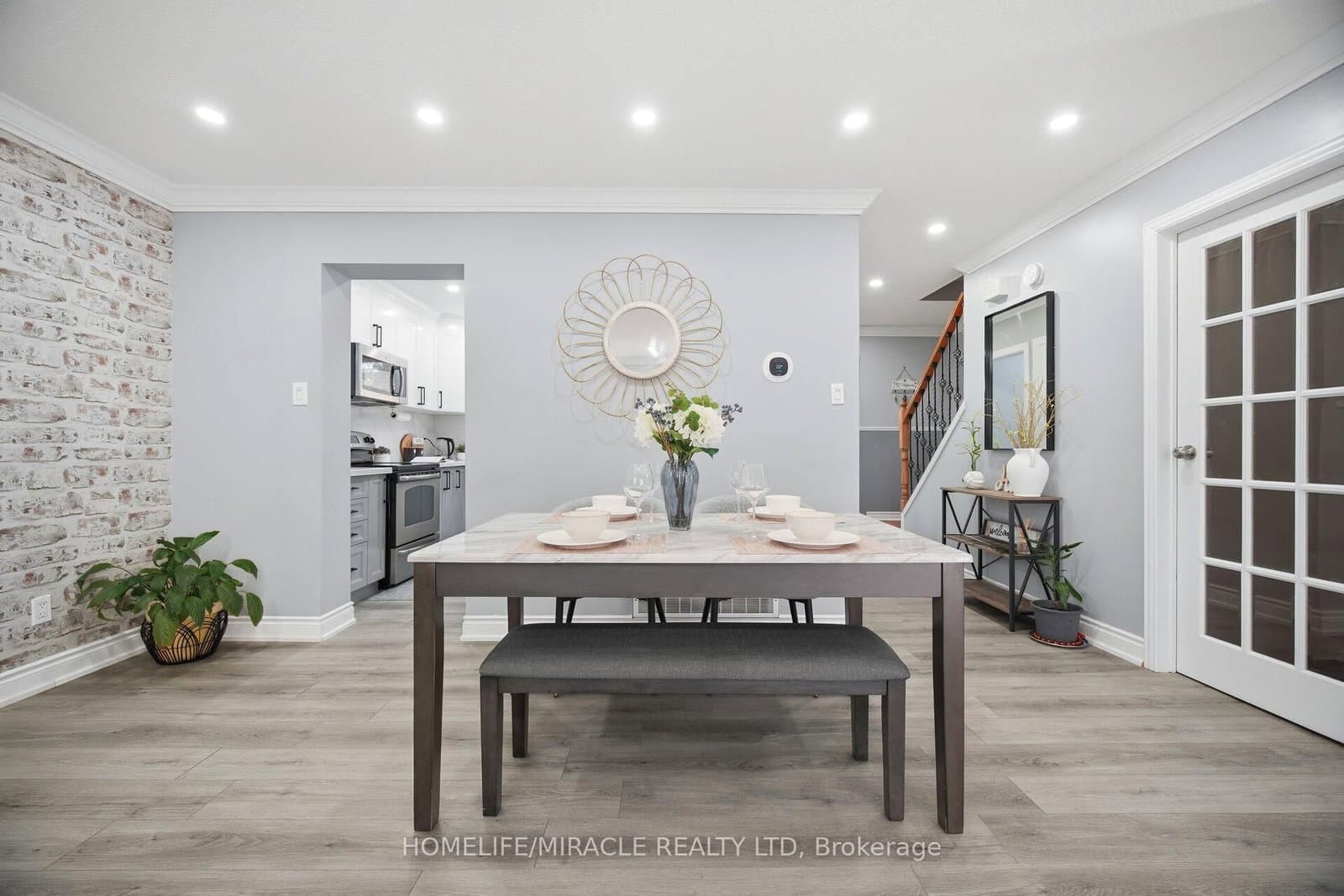 57 Hansen Road N, Unit 16 thumbnail 15