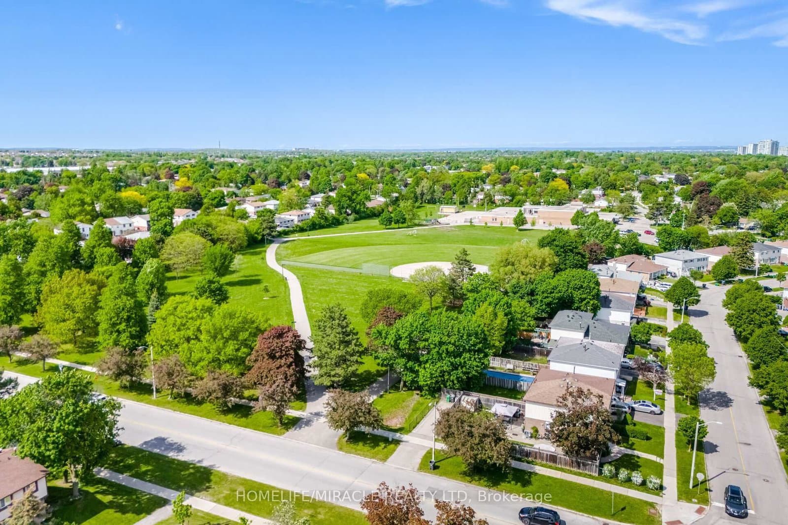 57 Hansen Road N, Unit 16 thumbnail 44