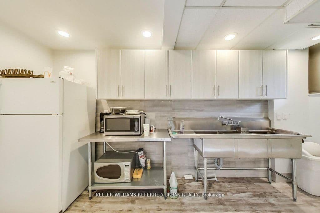 11 Wincott Drive, Unit 1215 thumbnail 30