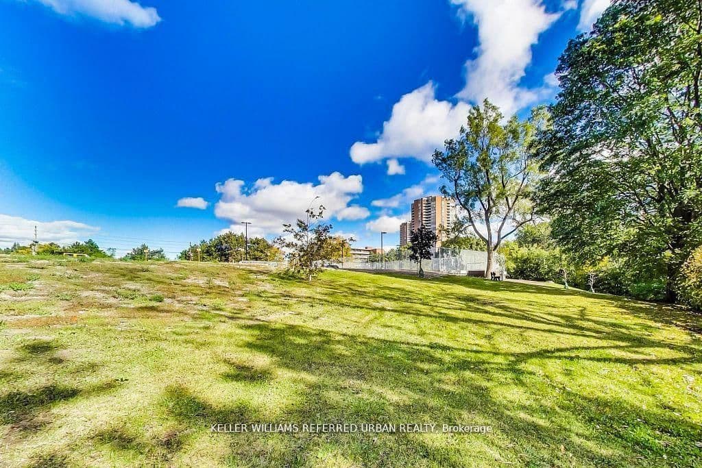 11 Wincott Drive, Unit 1215 thumbnail 32