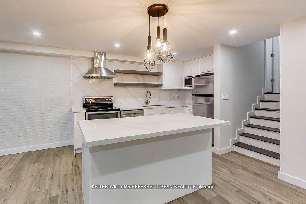 11 Wincott Drive, Unit 1215 thumbnail 4