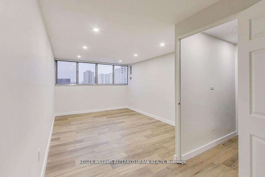 11 Wincott Drive, Unit 1215 thumbnail 8