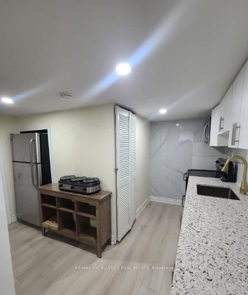156 Voltarie Crescent, Unit Bsmnt thumbnail 3