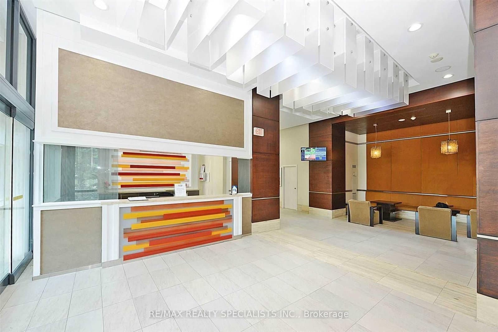 330 Burnhamthorpe Road W, Unit 3207 thumbnail 4