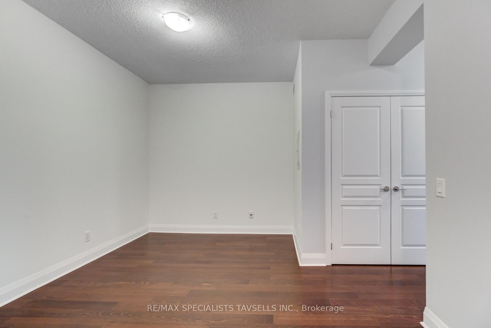 1 Hurontario Street, Unit 304 thumbnail 14