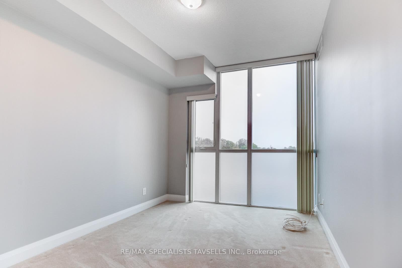 1 Hurontario Street, Unit 304 thumbnail 17