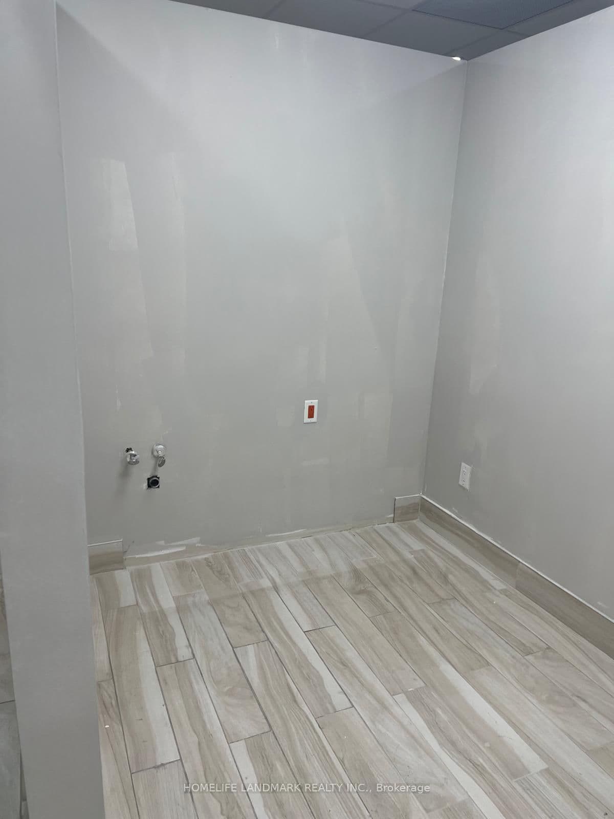 52 Commuter Drive, Unit 2 thumbnail 8