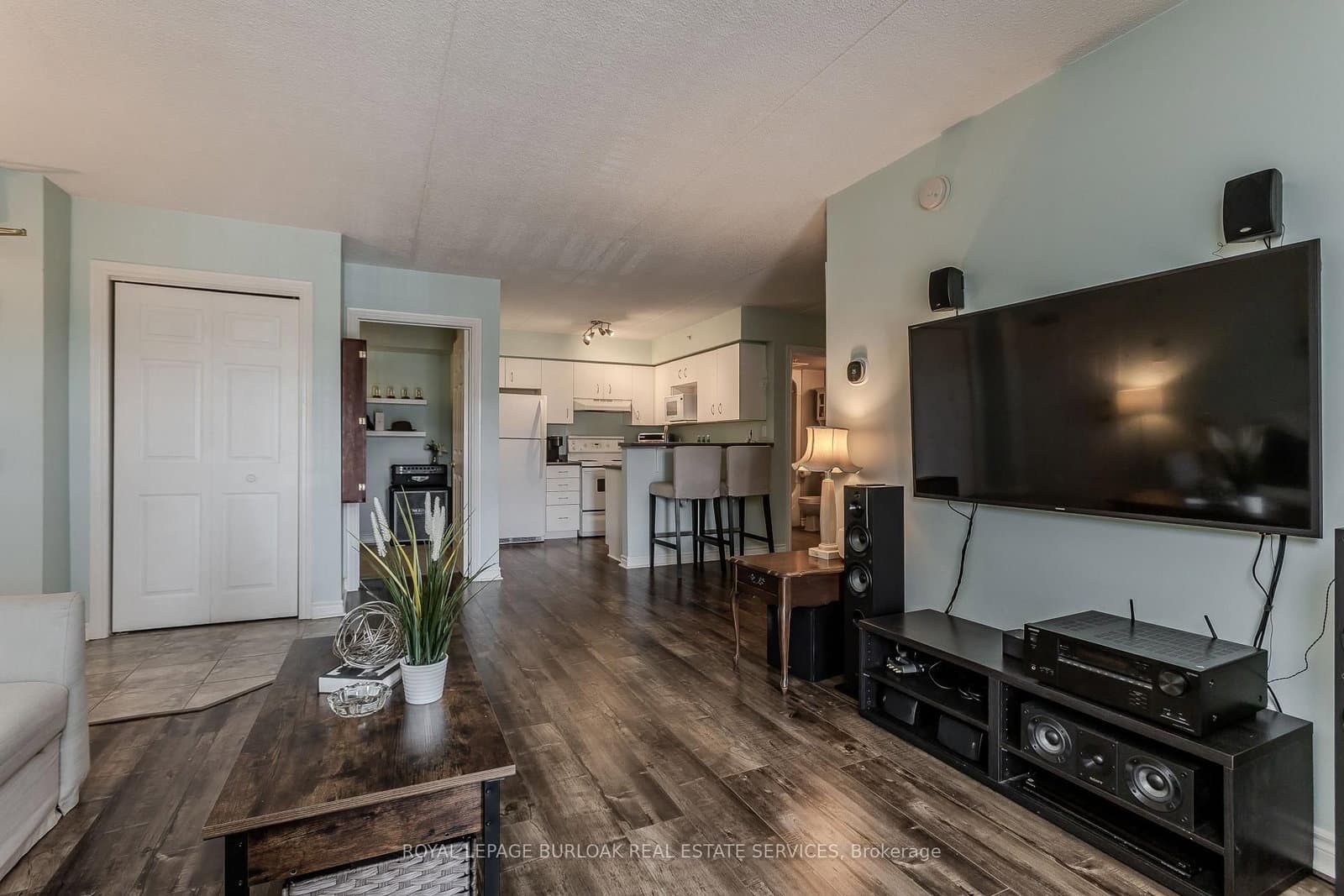 1441 Walker's Line, Unit 306 thumbnail 8