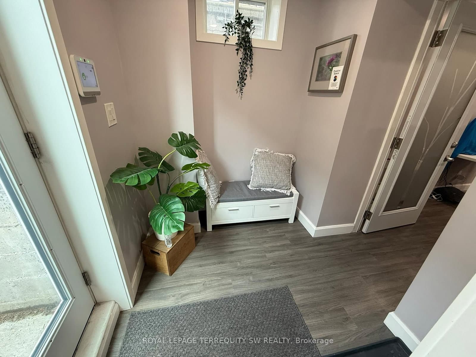 2134 Dundas Street W, Unit Unit 1 Lower thumbnail 5