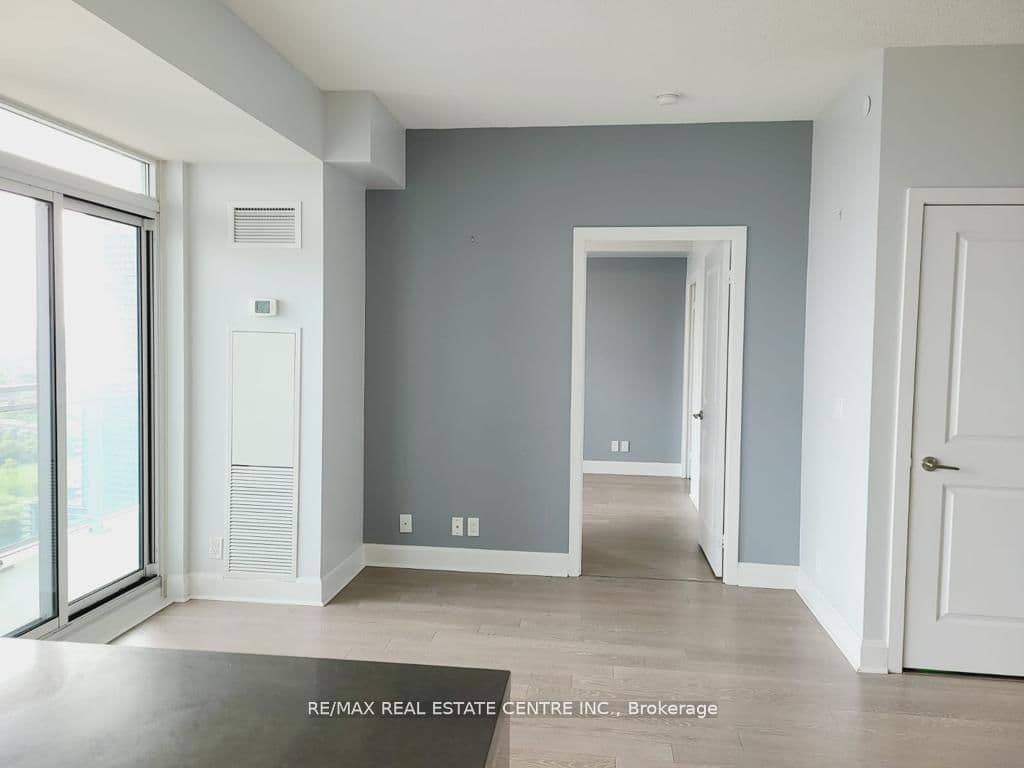 33 Shore Breeze Drive, Unit 3011 thumbnail 9