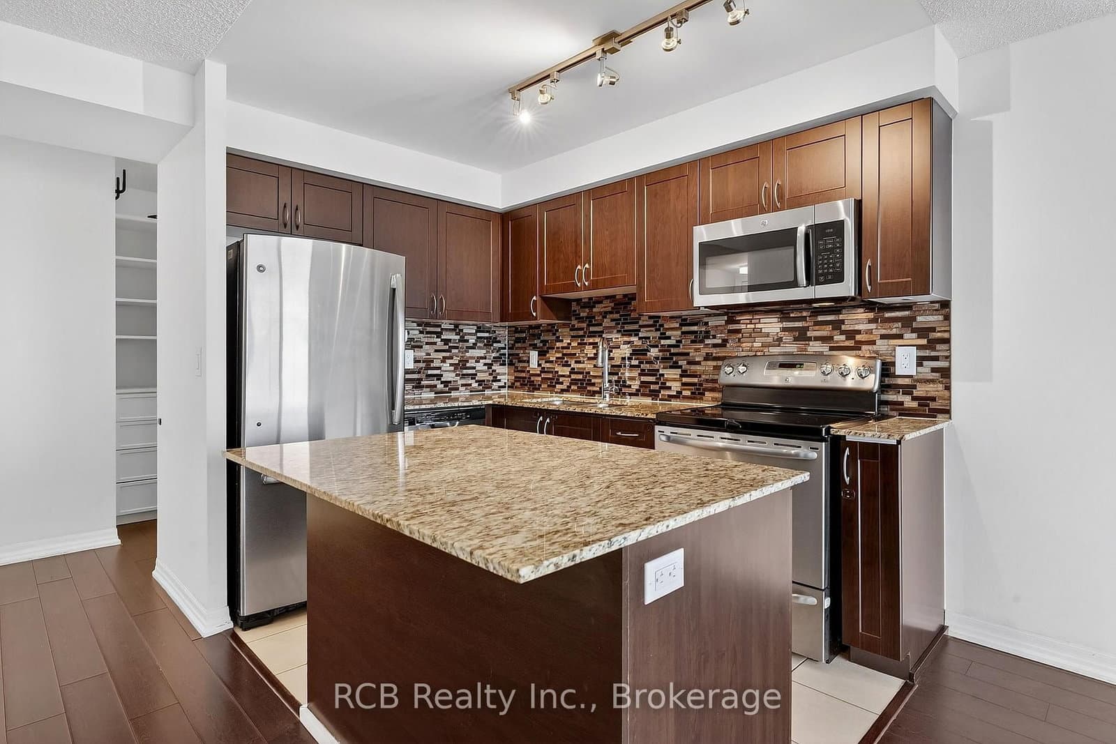 1940 Ironstone Drive, Unit 1006 thumbnail 16