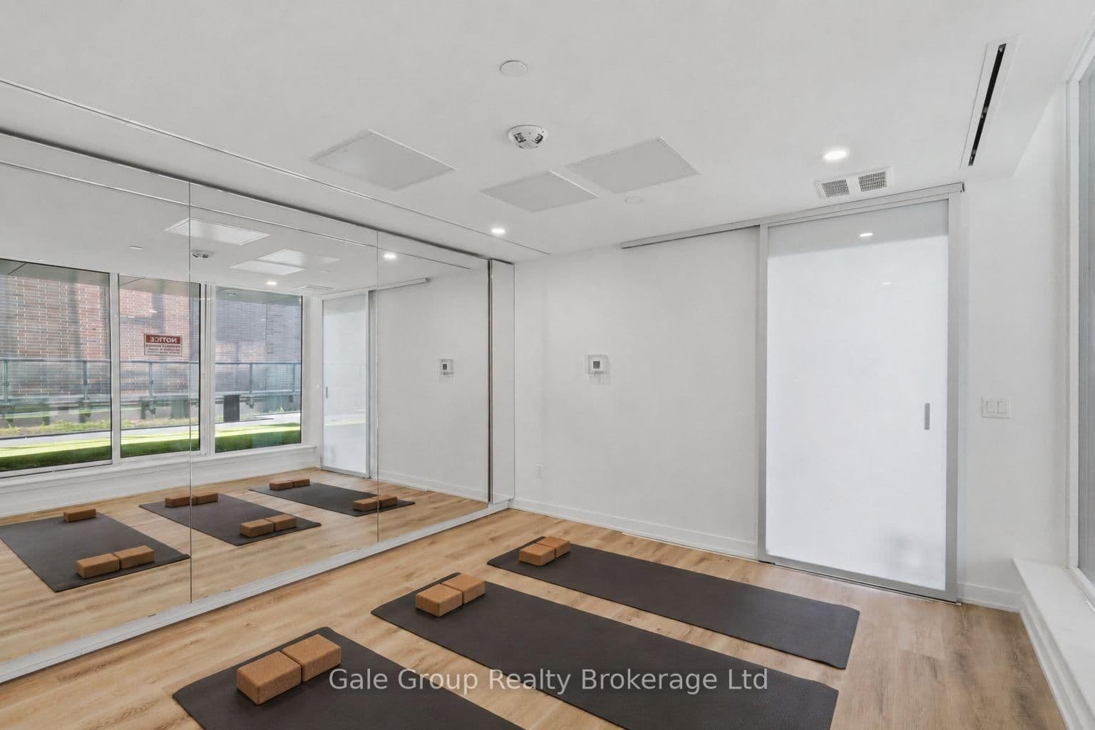 370 Martha Street, Unit 303 thumbnail 31