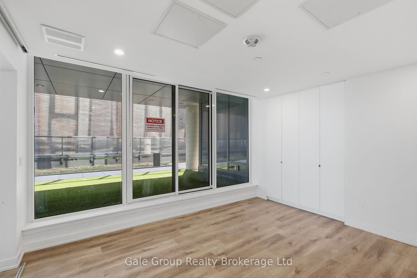 370 Martha Street, Unit 303 thumbnail 32