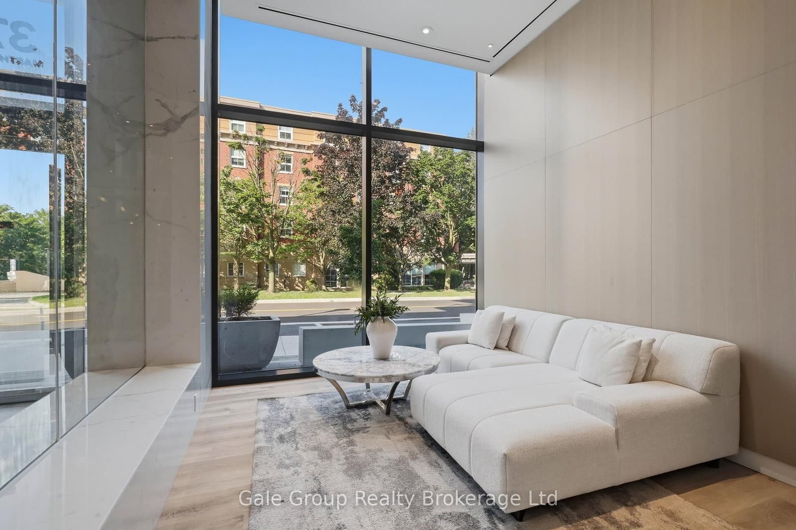 370 Martha Street, Unit 303 thumbnail 4