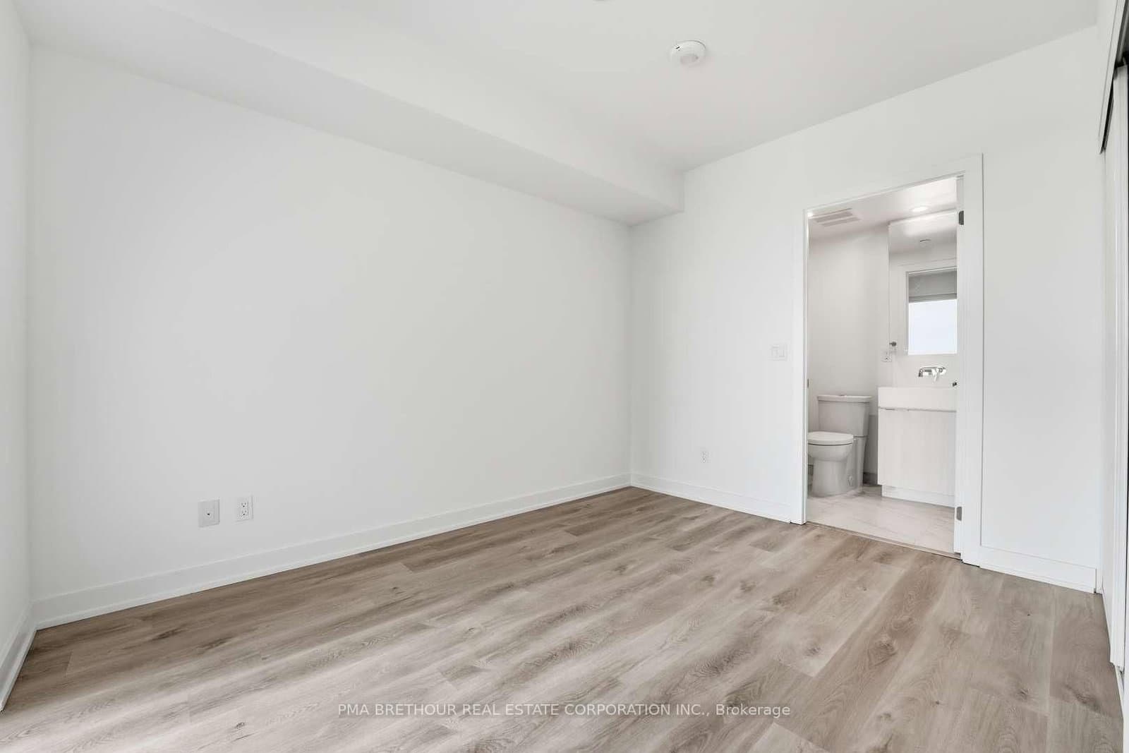370 Martha Street, Unit 1211 thumbnail 11