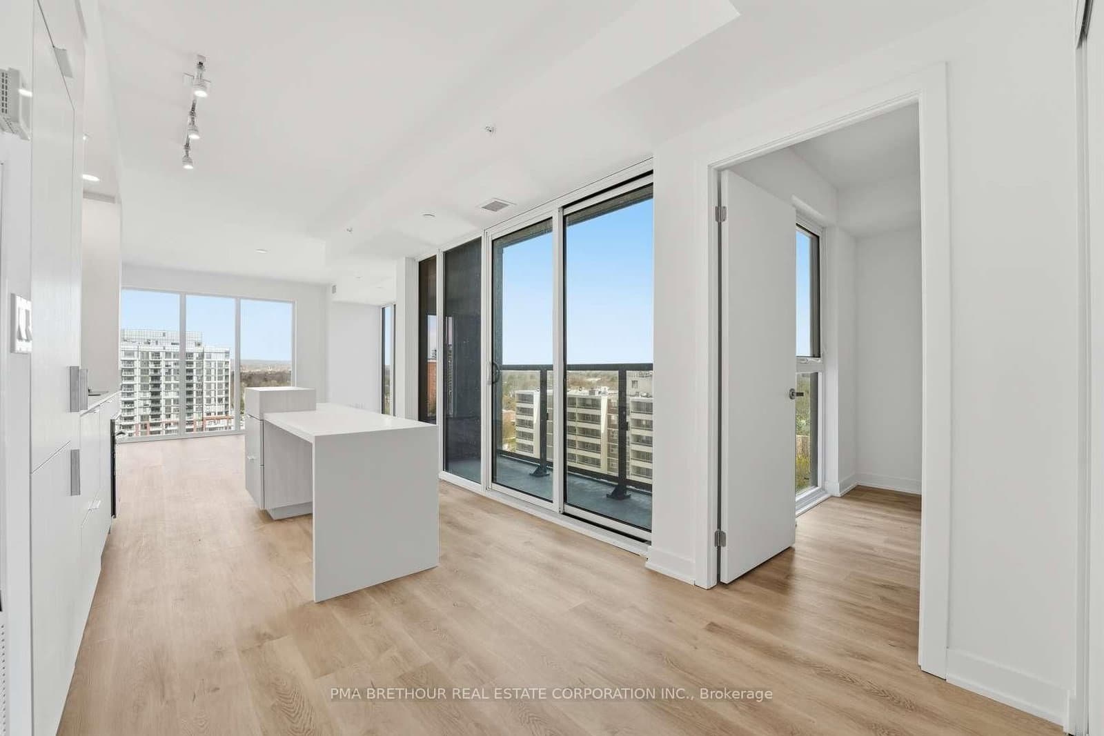370 Martha Street, Unit 1211 thumbnail 4