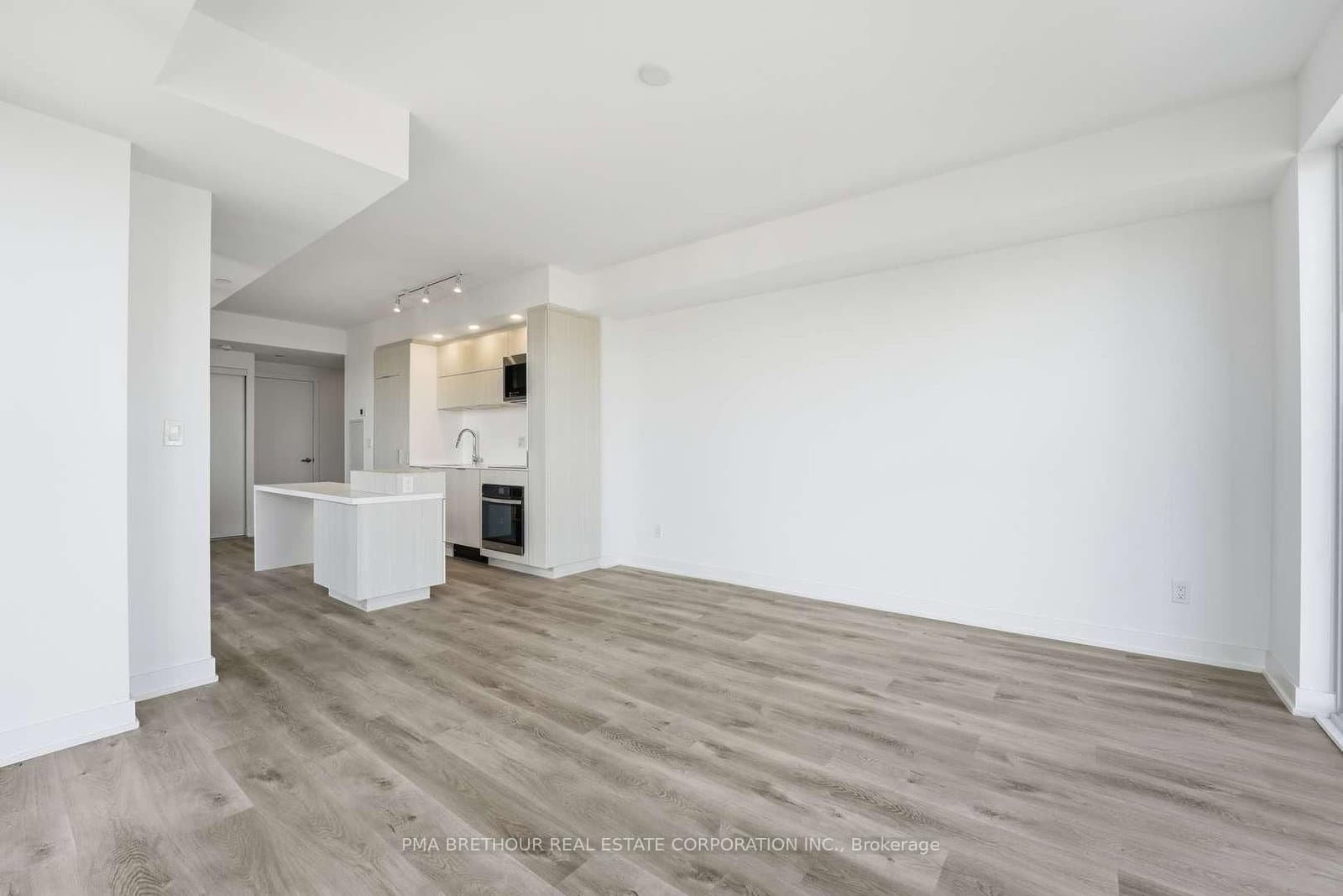 370 Martha Street, Unit 1211 thumbnail 8