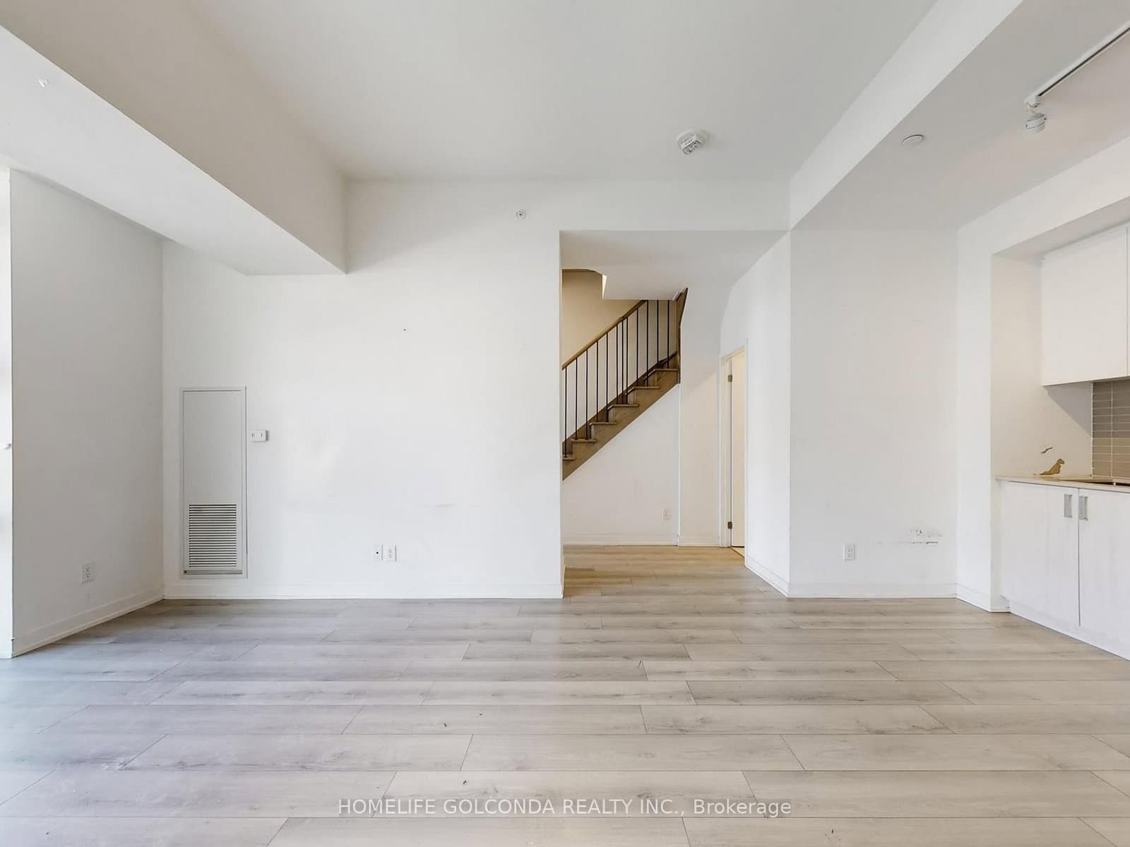 117 Ford Street S, Unit 107 thumbnail 10