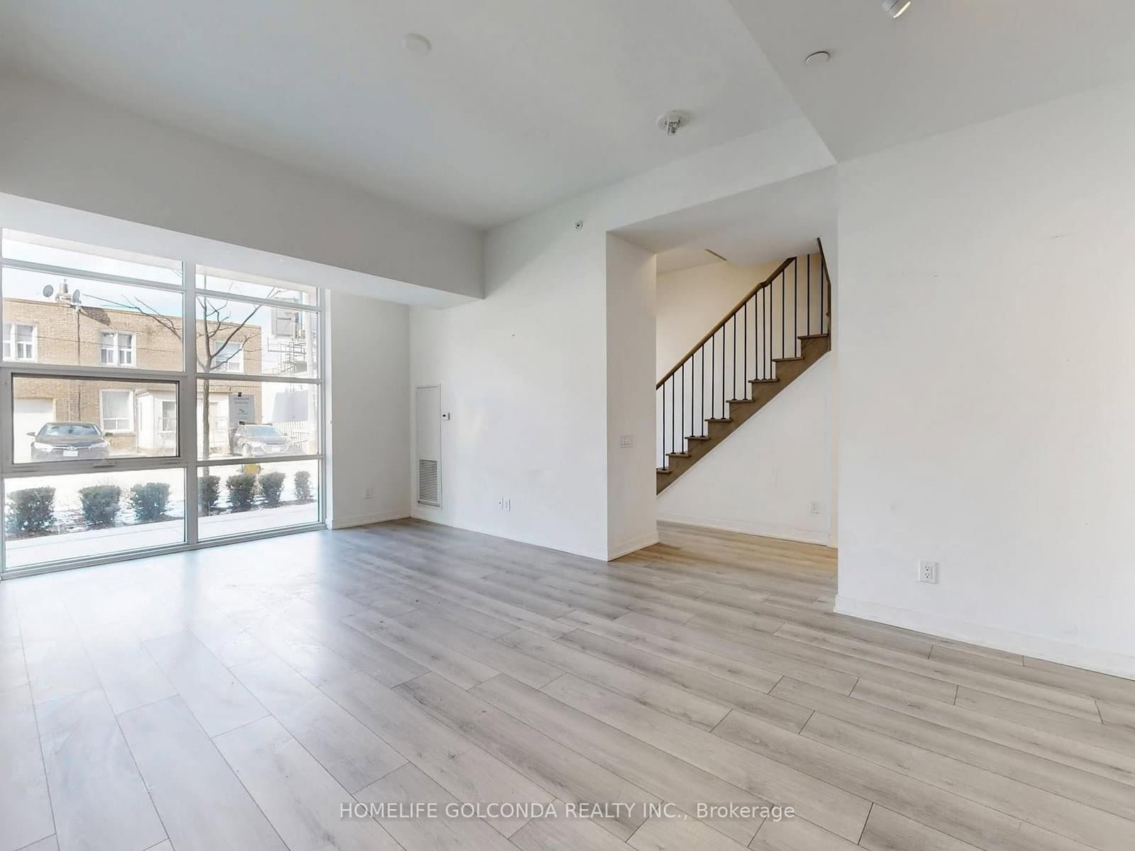 117 Ford Street S, Unit 107 thumbnail 9