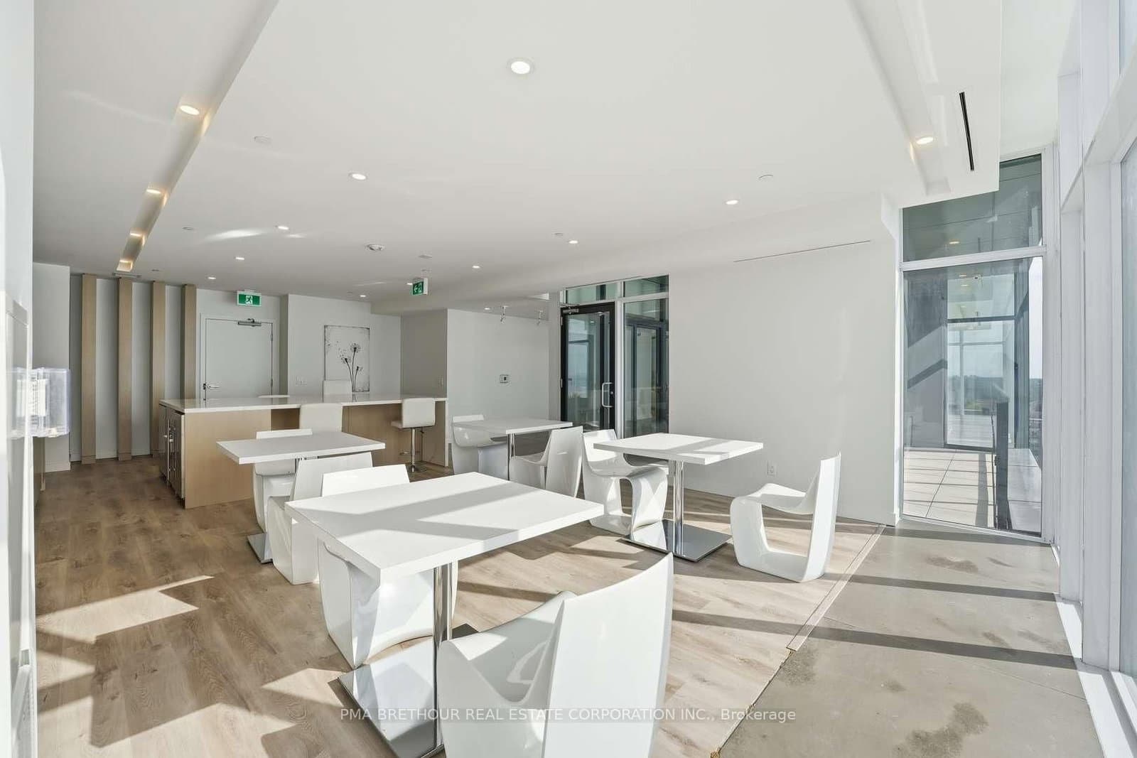 370 Martha Street, Unit 1610 thumbnail 15