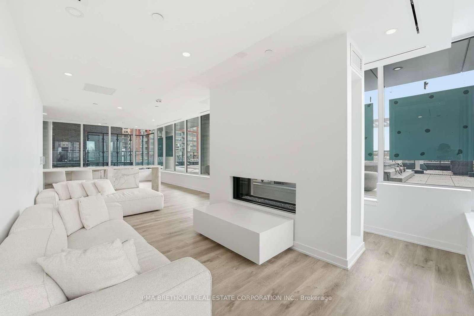 370 Martha Street, Unit 1610 thumbnail 17